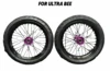 Buje morado, llanta negra (110/70 140/60 R17)