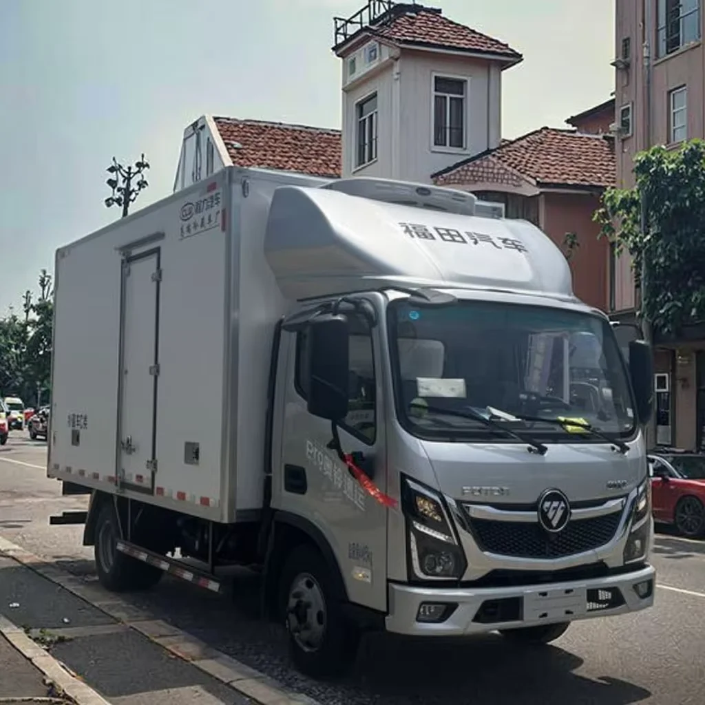 Caminhão leve novo Ollin Pro, van diesel com câmbio rápido Cummins, 4x2, com câmera traseira, emissão Euro 5, direção à esquerda