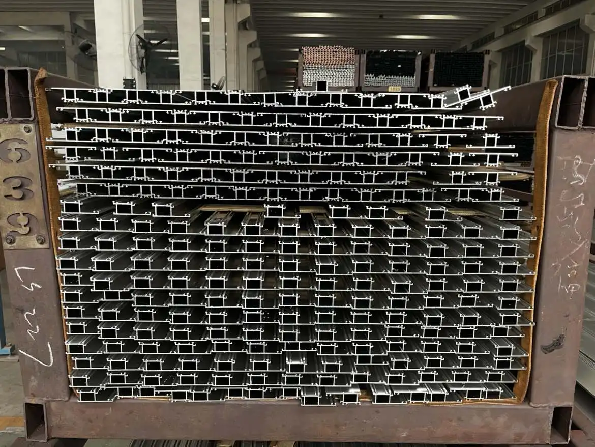 High Quality Aluminum Extrusion Frame Profiles Casement And Sliding ...