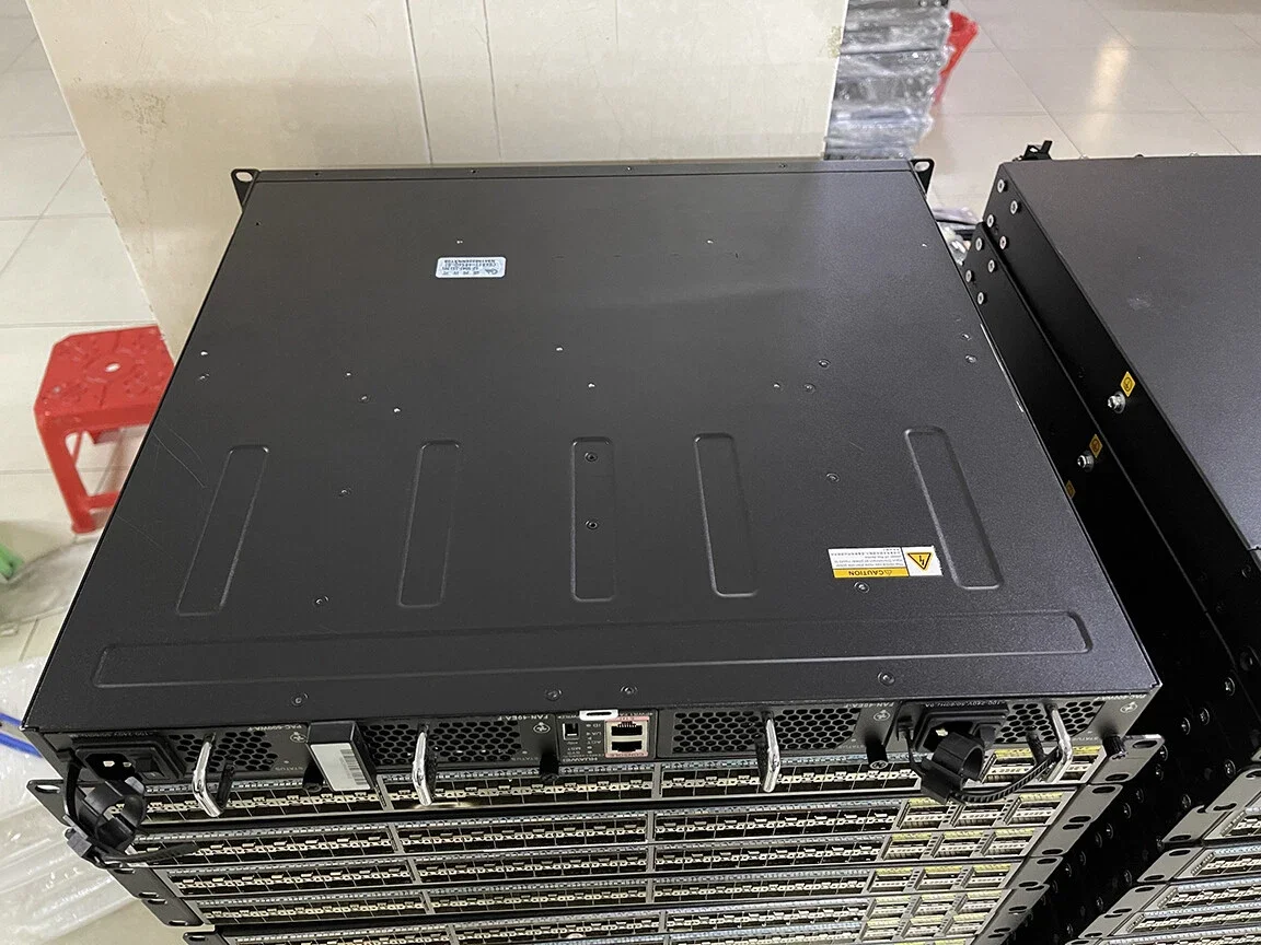 CE6851-48S6Q-HI Hua Wei Data Center Switches CE 6800 Series 10GE SFP+ 6-ports 40GE QSFP+ 48 Port 10GE Network Switch