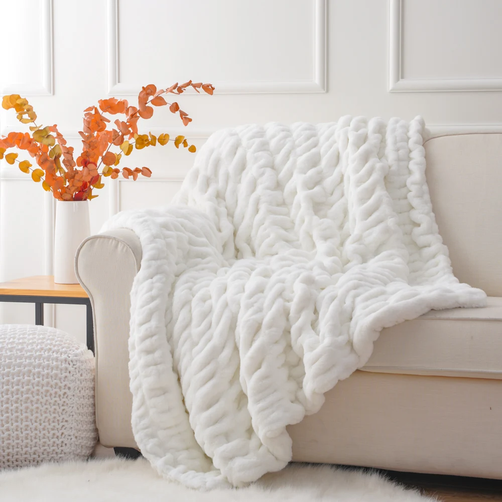 Luxury White Double Sides Warm Thick Ruched Minky Fabric Manufacturer