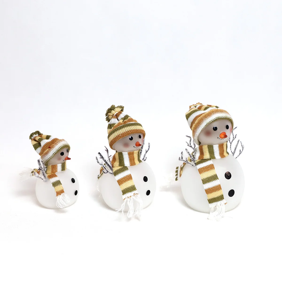 Christmas holiday season luxury christmas ornaments battery operated led light up shiny glass snowman for living room