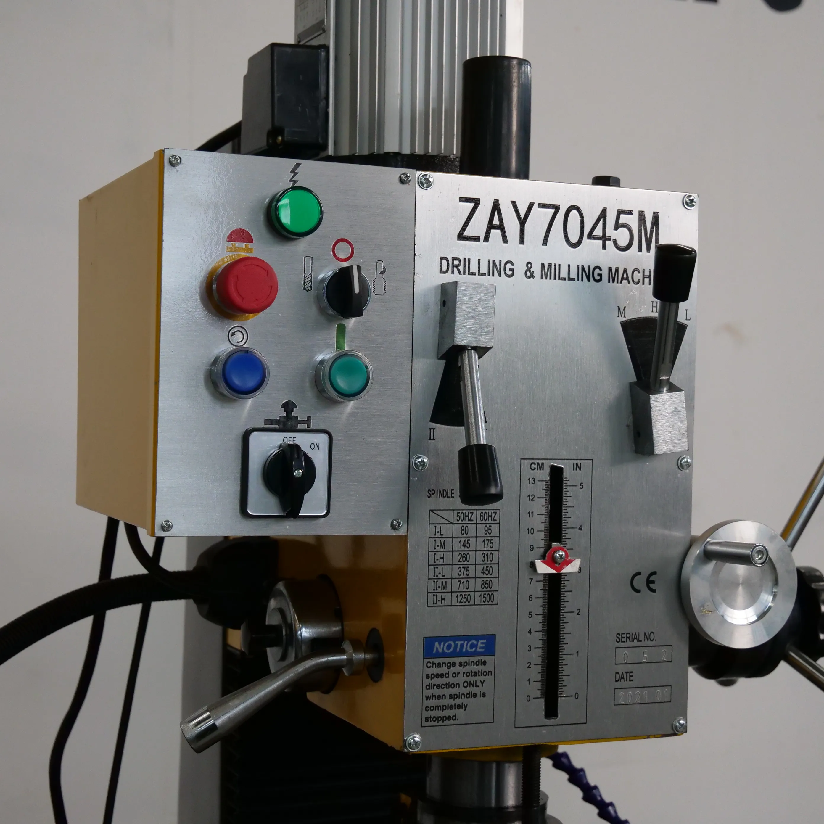 ZAY7045M Mini DRO Fresadora Manual Universal Vertical Gear Head