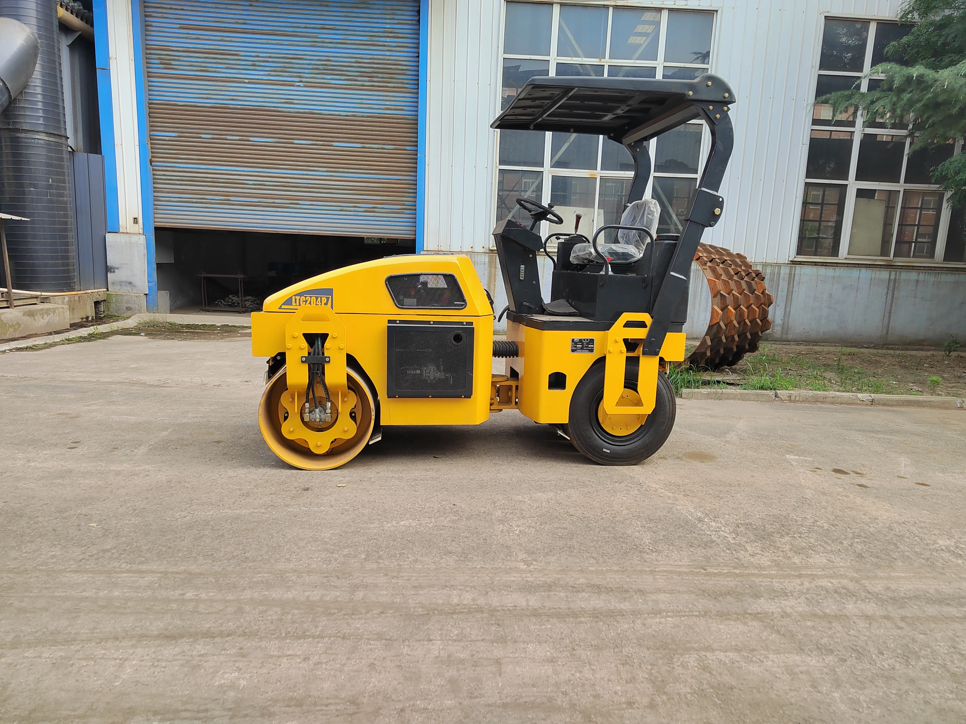 Tyre Combined Mini Vibratory Road Roller Compactor 3ton 4ton Pneumatic Tire or Parts for Sale