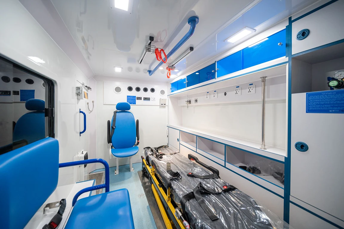 4x4 FOTON Ambulance Vehicle Emergency Monitoring Emergency Medical Hospital Ambulance Car Price for Sale