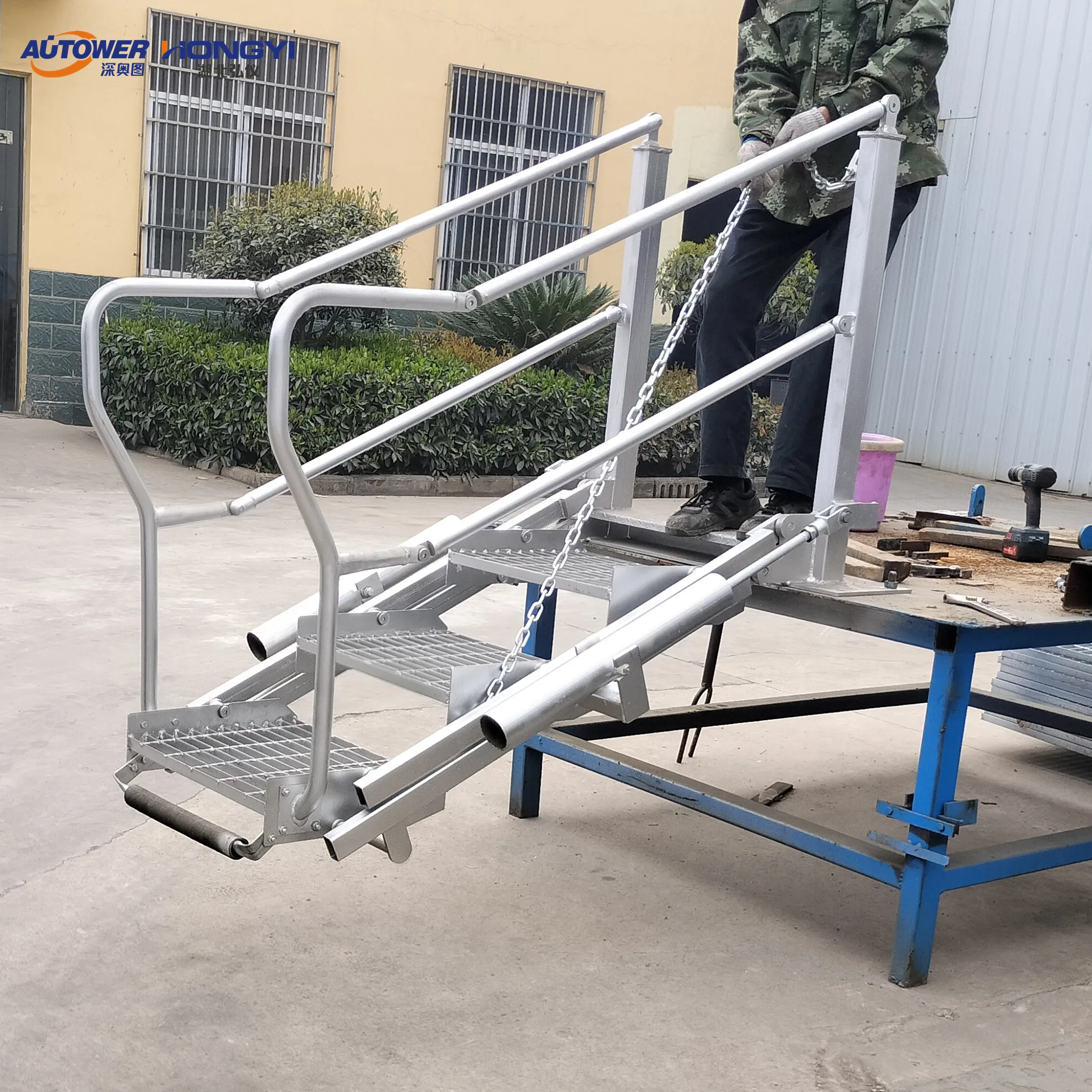 Three/four/five Steps Movable Ladder Petrochemical  Folding Stairs With Safety Cage for Loading Skid Loading Gantry
