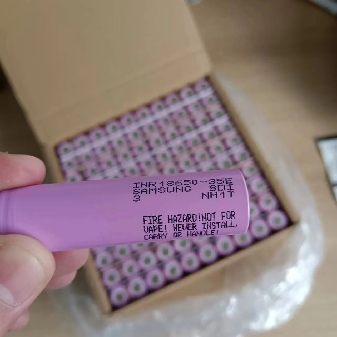 SAMSUNG INR18650 35E - High Performance Lithium Ion Battery SAMSUNG INR18650 35E - High Performance Lithium Ion Battery