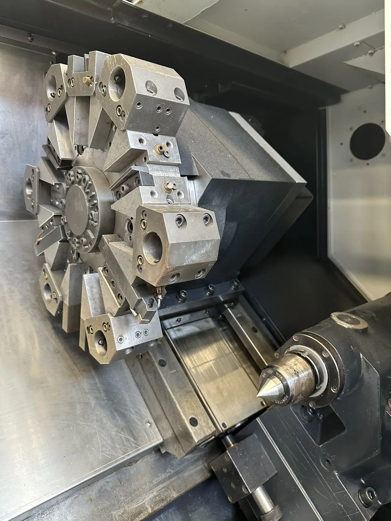 New Arrival Secondhand South Korea Doosan PUMA-240B  CNC Lathe Machine for Processing Metal