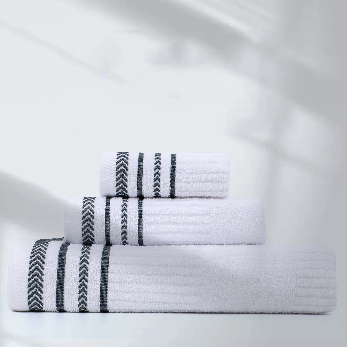 100% cotton hotel three sets wholesale hotel custom LOGO towels bath towel