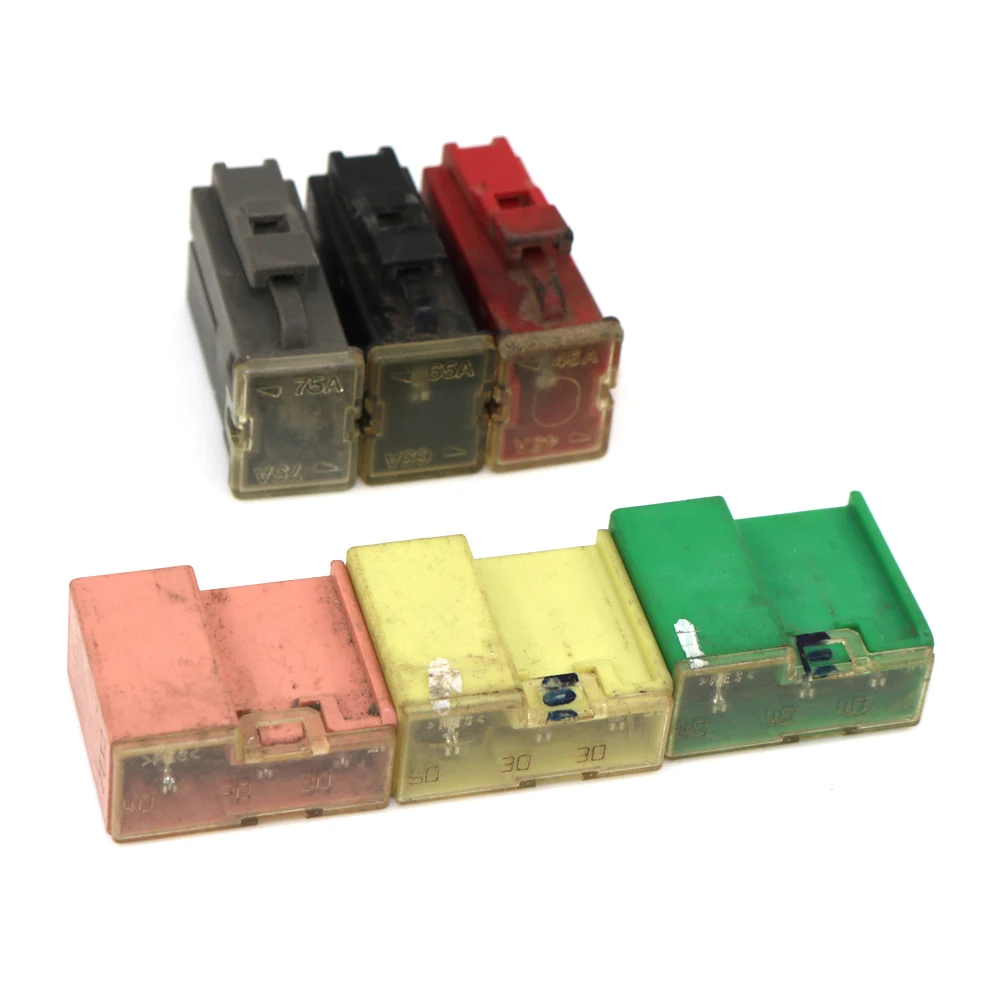 High Quality Caja De Link Battery Block Relay Tap Waterproof Marine Blade  Holder Car Fuse Box 12V for Mercedes Benz C Class