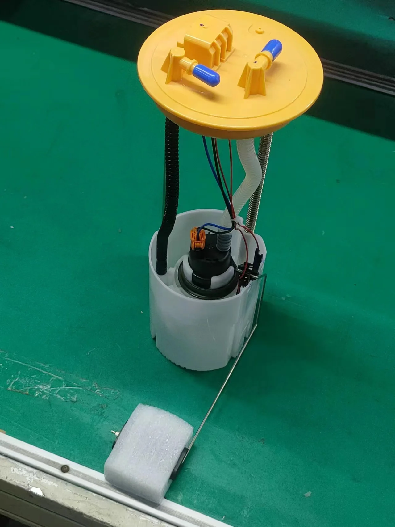 Electric Fuel Pump Module Assembly FFY00100 0580203199 for Bosch Version for Ashok Leyland Bada Dost T3 Indian LCVS Trucks