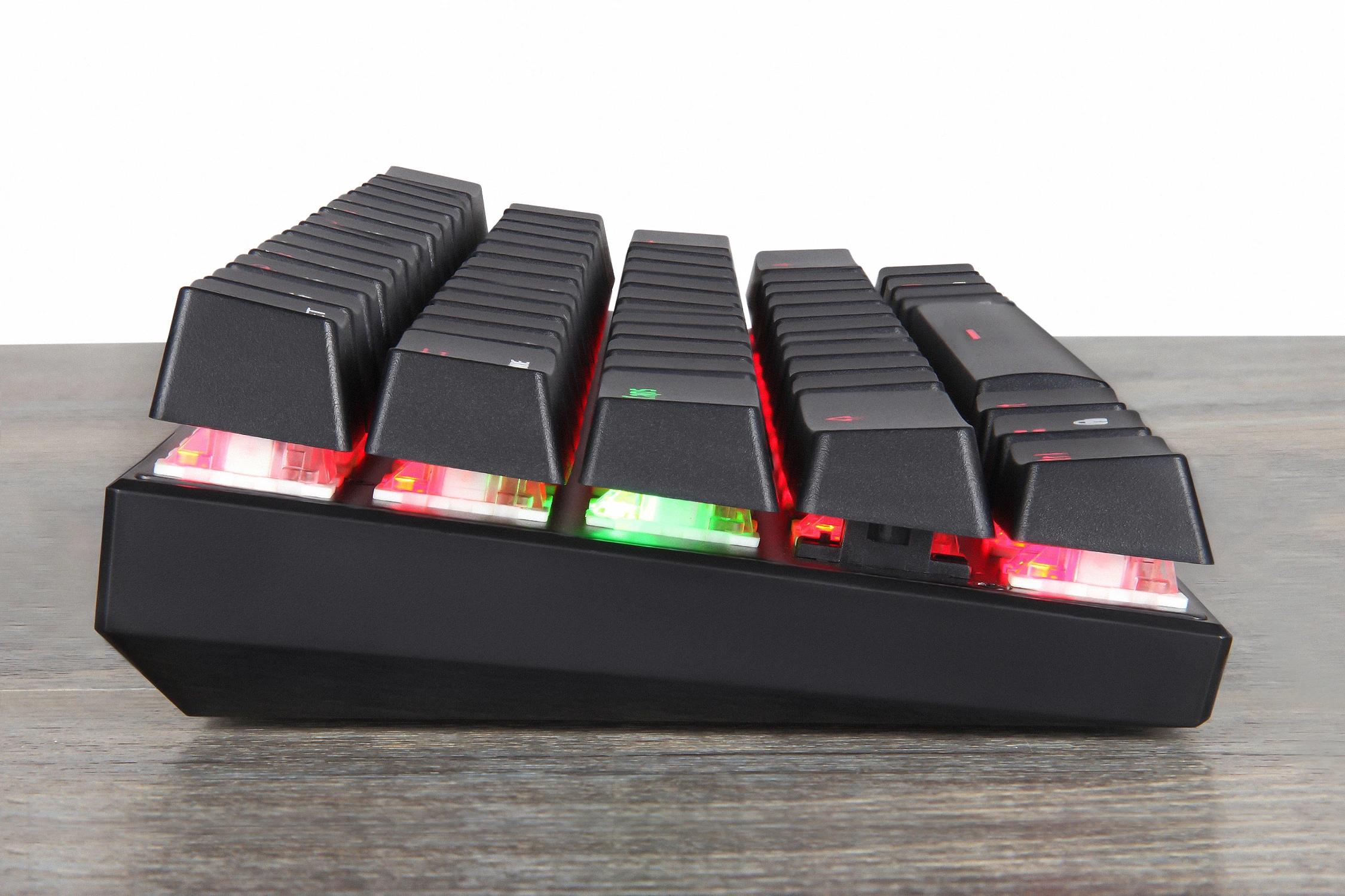 Механическая клавиатура MOTOSPEED CK61 CK62 с русской и английской раскладкой игровая RGB подсветкой защитой от фиктивных нажатий для игрового компьютера Teclado