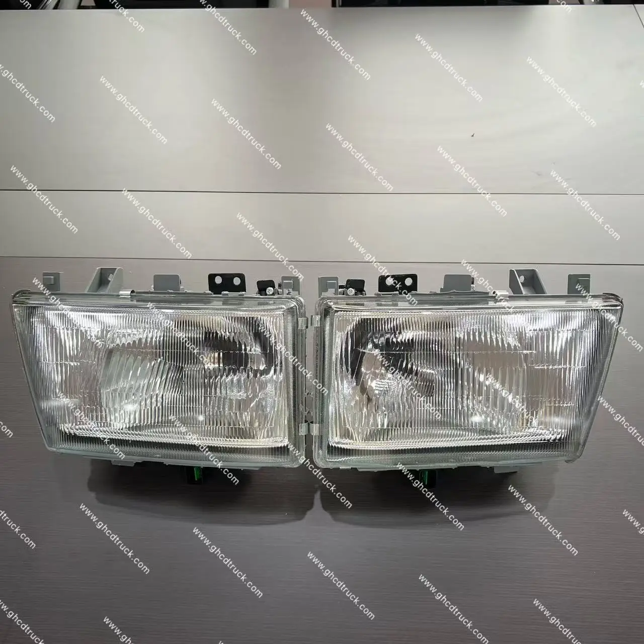 GHCD Original Factory Price Headlamp for Japanese Truck for 05 Year's Mitsubishi Canter Hino Nissan Isuzu