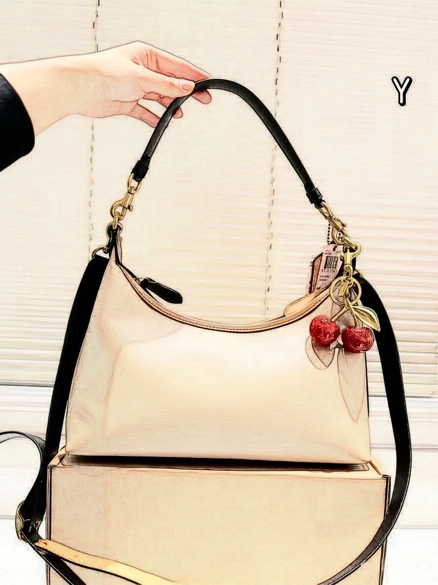 French Niche Design Cowhide Solid Color Clip Closure Clamp Single Strap High-end Fashion Urban Minimalism Winter 2025 Middle