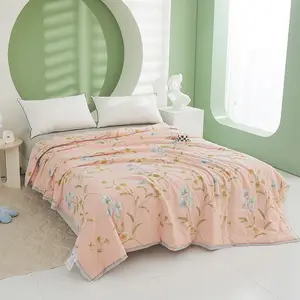 Luxury Lightweight Summer Quilt Soft Breathable Polyester Filling Washable Cooling Air Conditioning Comforter for Home Hotel Use