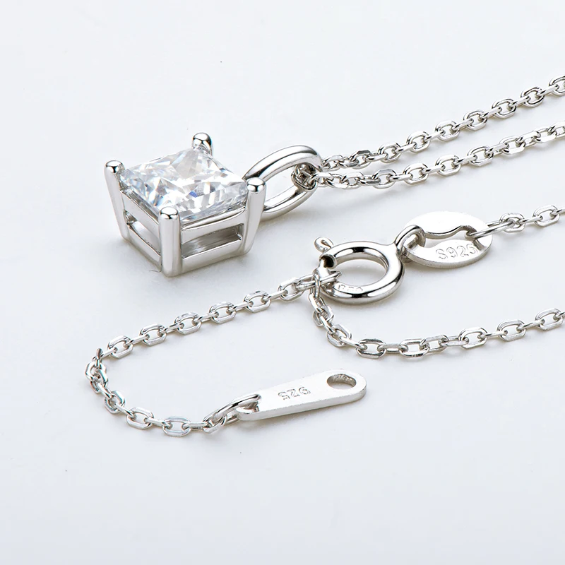 925 Sterling Silver Pendant Necklace with 1ct Moissanite