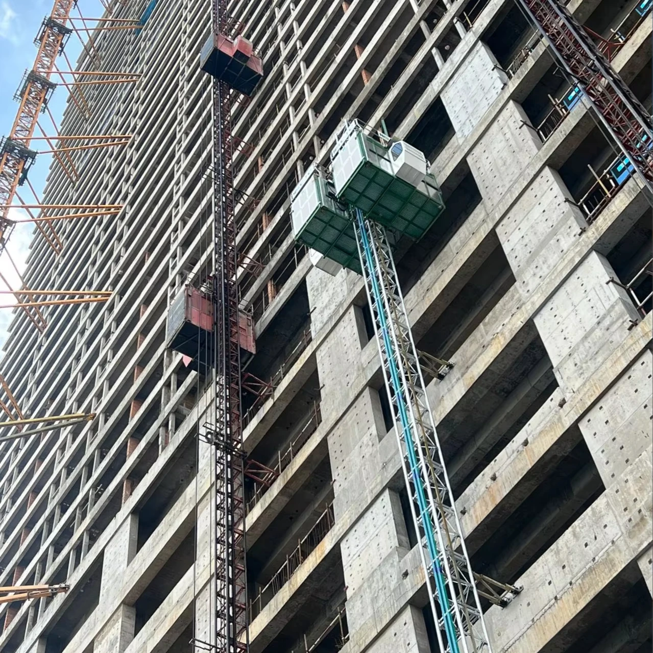 High Performance SC200/200QS1 Construction Hoist for Building Facade and Elevator Shaft Construction for Sale at Low Price