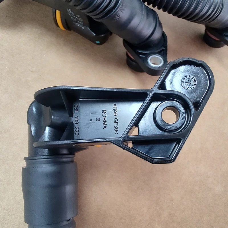 Auto Parts Breather Hose Crankcase Breather Valve Vent Hose For Audi A4