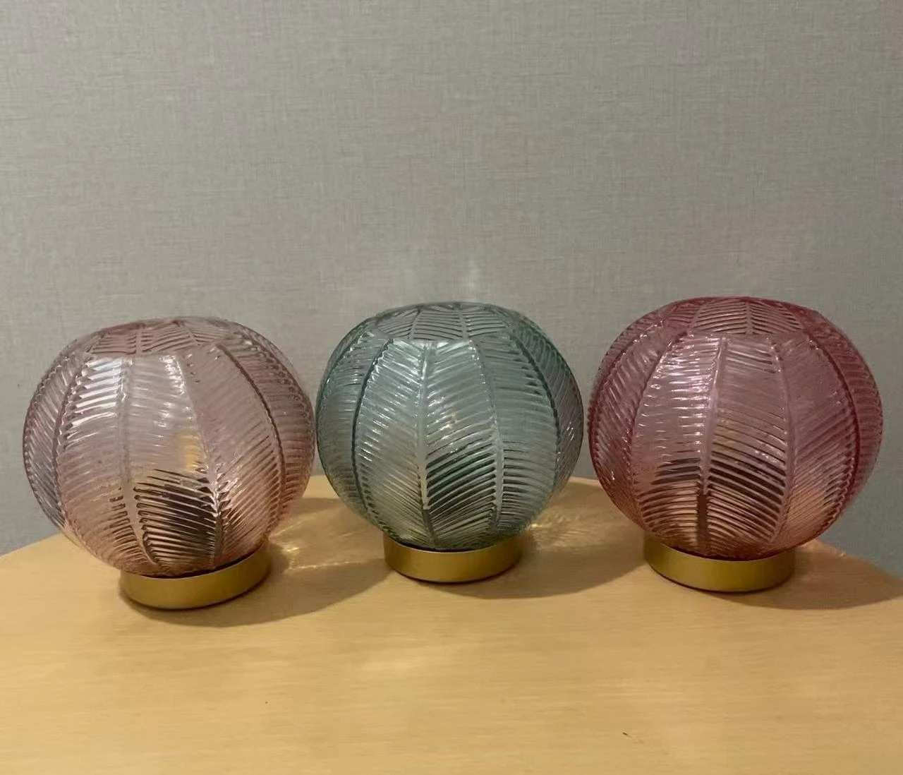 Kanlong  Leaf Pattern Round Night Light Glass Metal Base Wedding Decoration Table Lamp