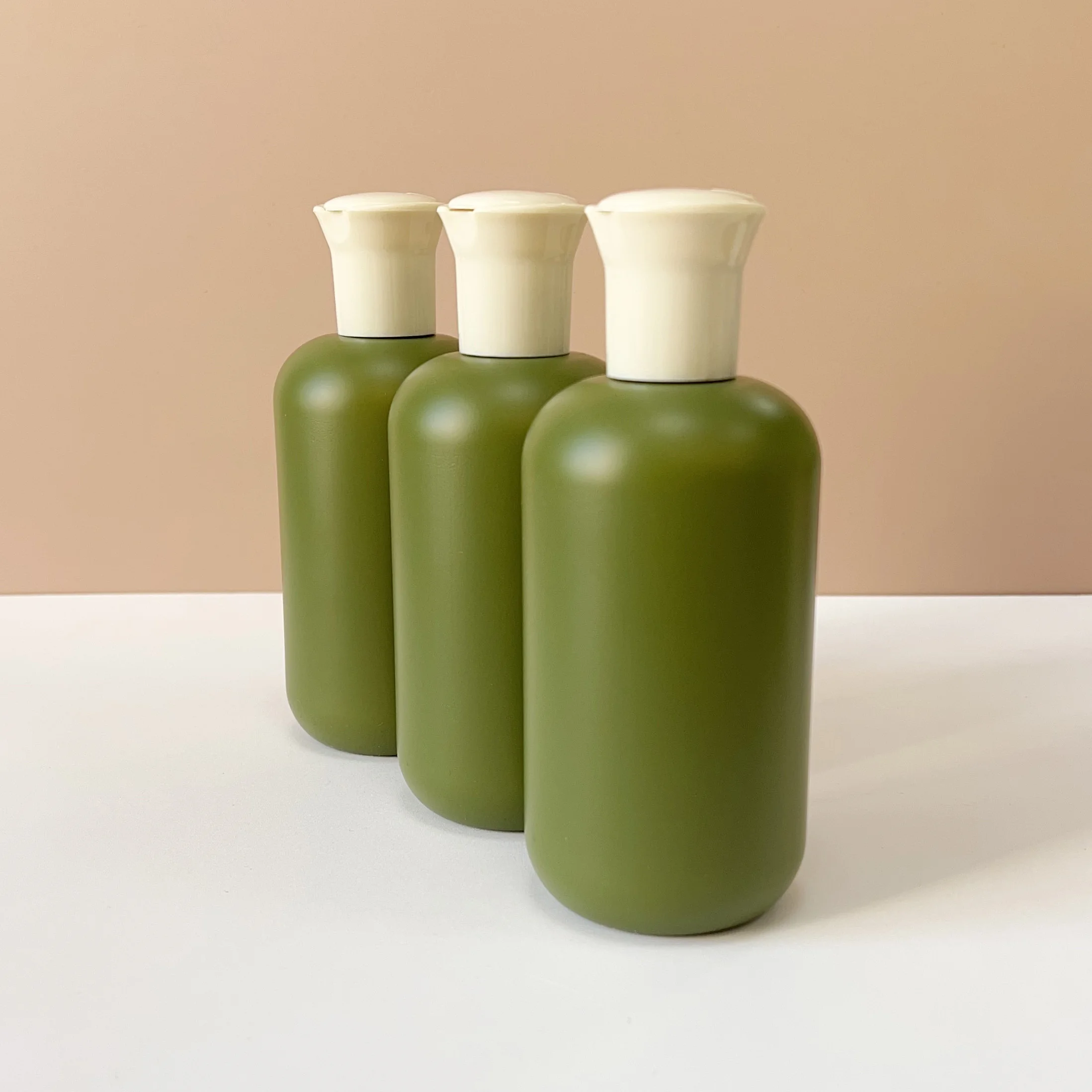 Factory Direct Sales 10oz Hdpe Empty Plastic Shampoo Bottle Conditioner Dispenser Soft Touch