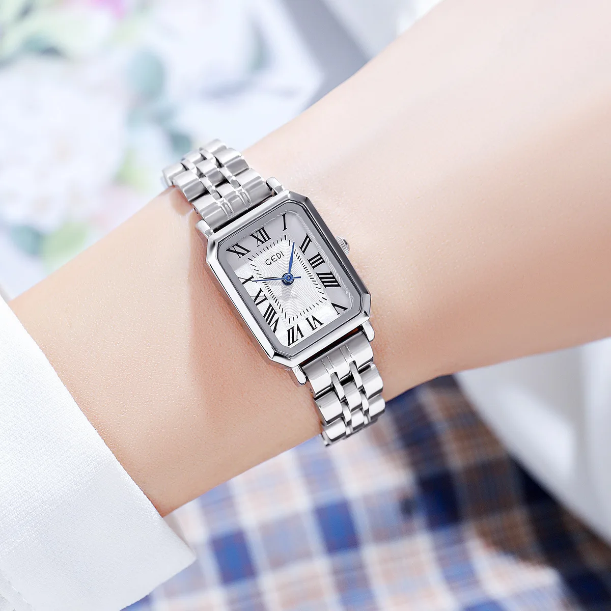 Rectangular Vintage Quartz Women's Watch OM-569184