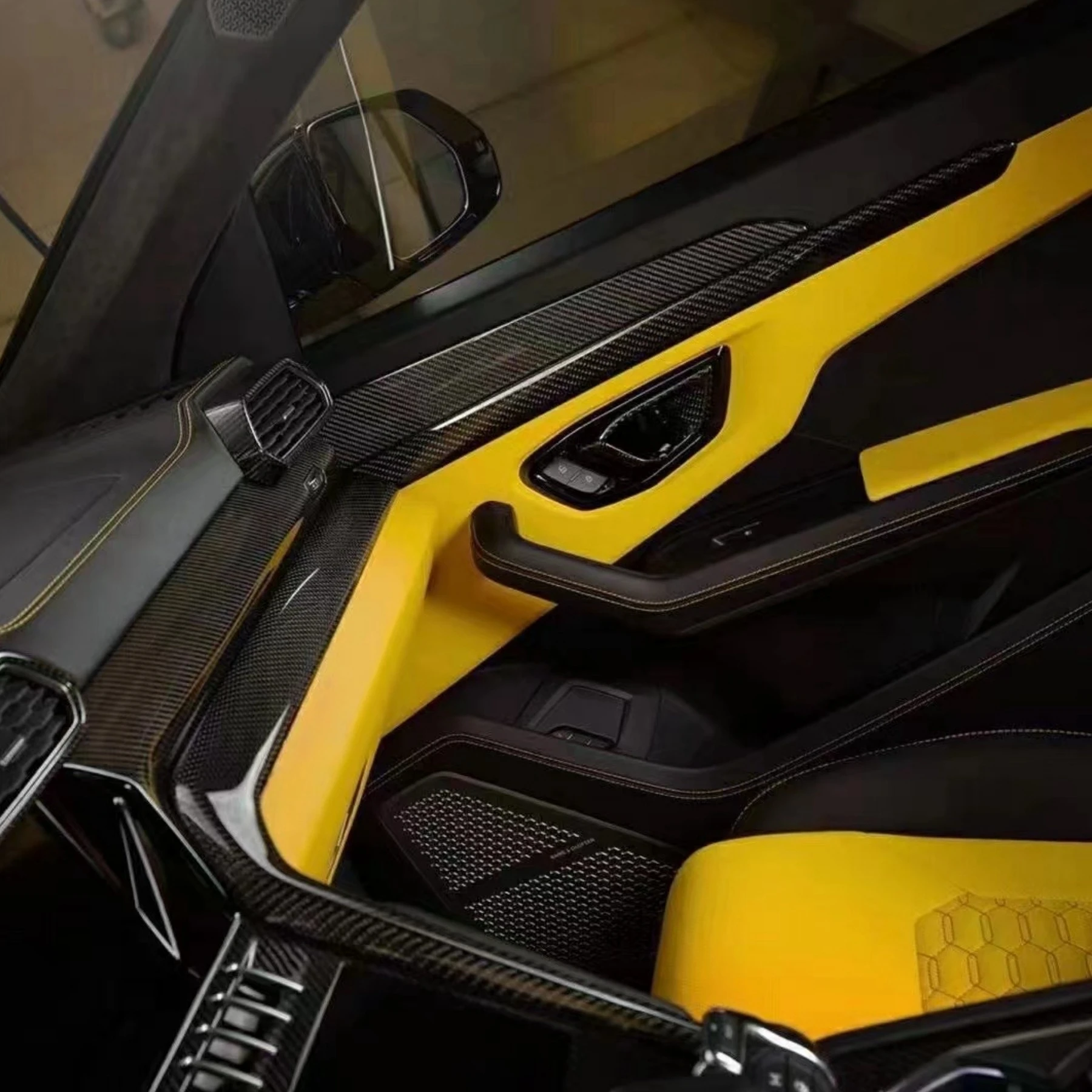 再生産】1/12 R/C Lamborghini Sian Roadster（ランボルギーニ