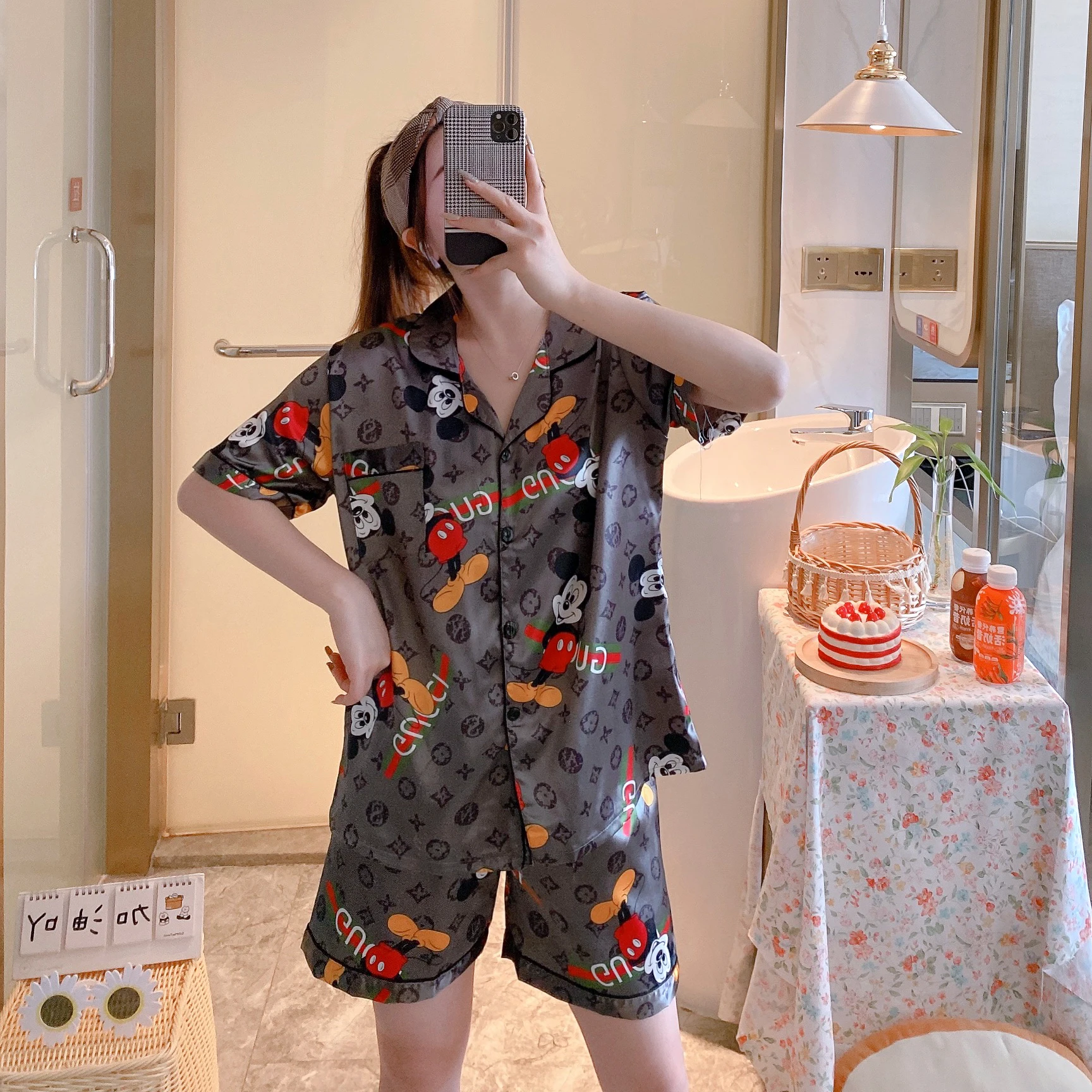 2022 Designer Silk Pajamas Sets Loungewear pyjamas Women's Sleepwear Luxury Pyjamas 2 Pieces Set