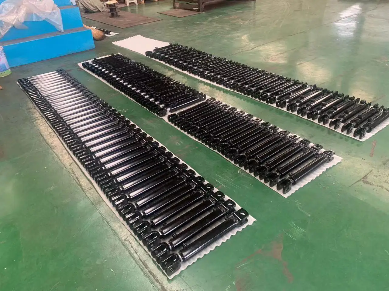 JUNFU Mini Agricultural Machinery Small Two Way Telescopic Tractor Hydraulic Cylinders Manufacturer