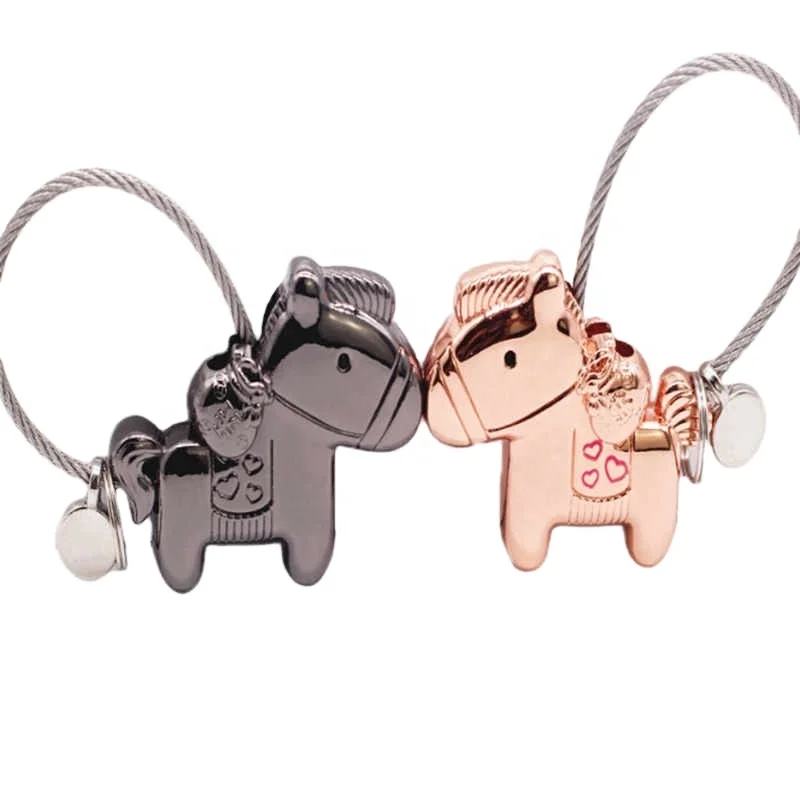 Женщин и мужчин рождественские подарки милый поцелуй лошадь пара брелок в виде лошади брелки для держатель ключей сладкий пар