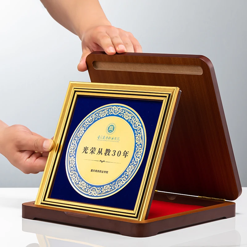 High Demand Round Shield Plaque with Wooden Box for Employ of The Year Awards for Export from China supplier