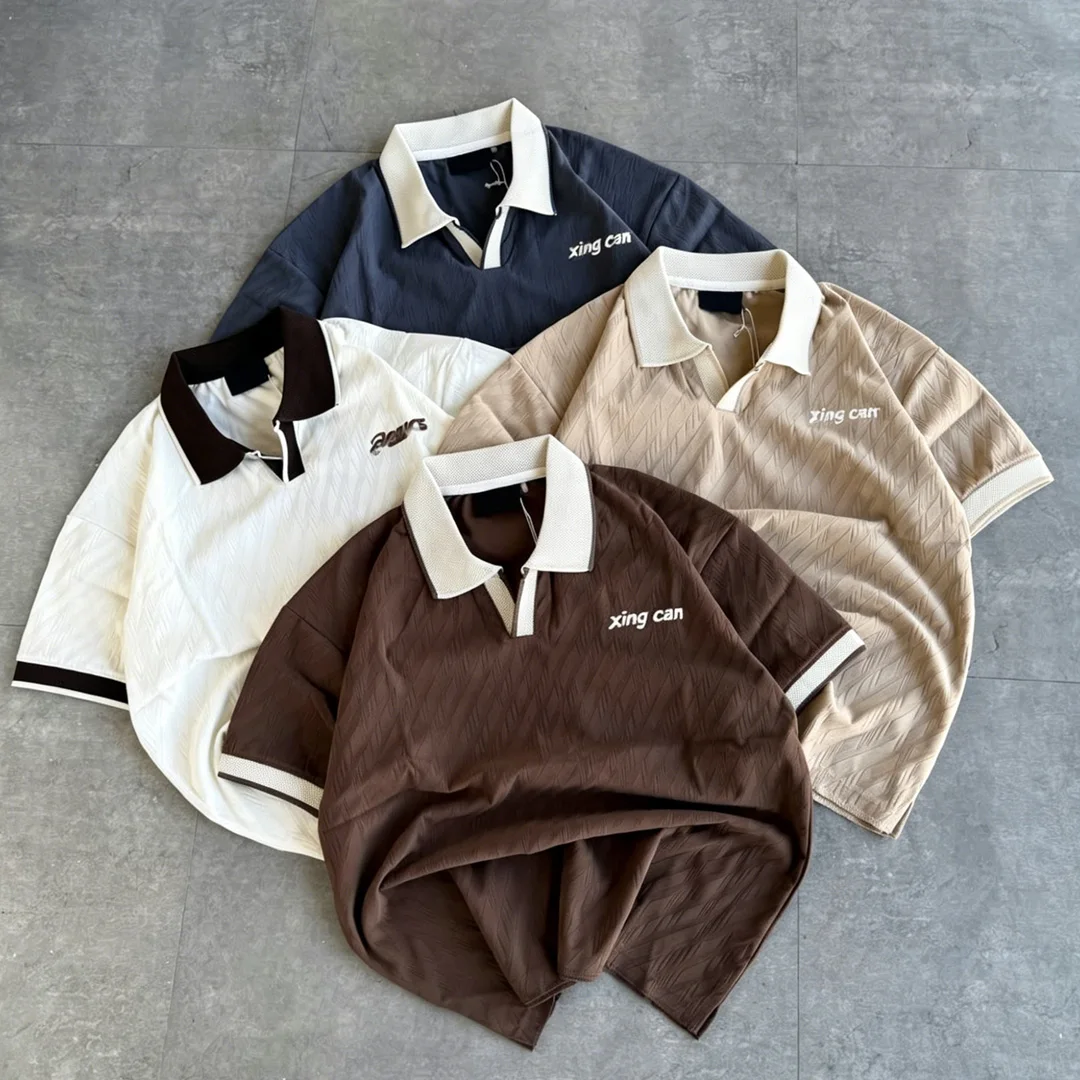Premium bomuld American Vintage V-hals polo med korte ærmer, raglan streetwear-top, tilpasset strass og silkeskærmbtryk til mænd