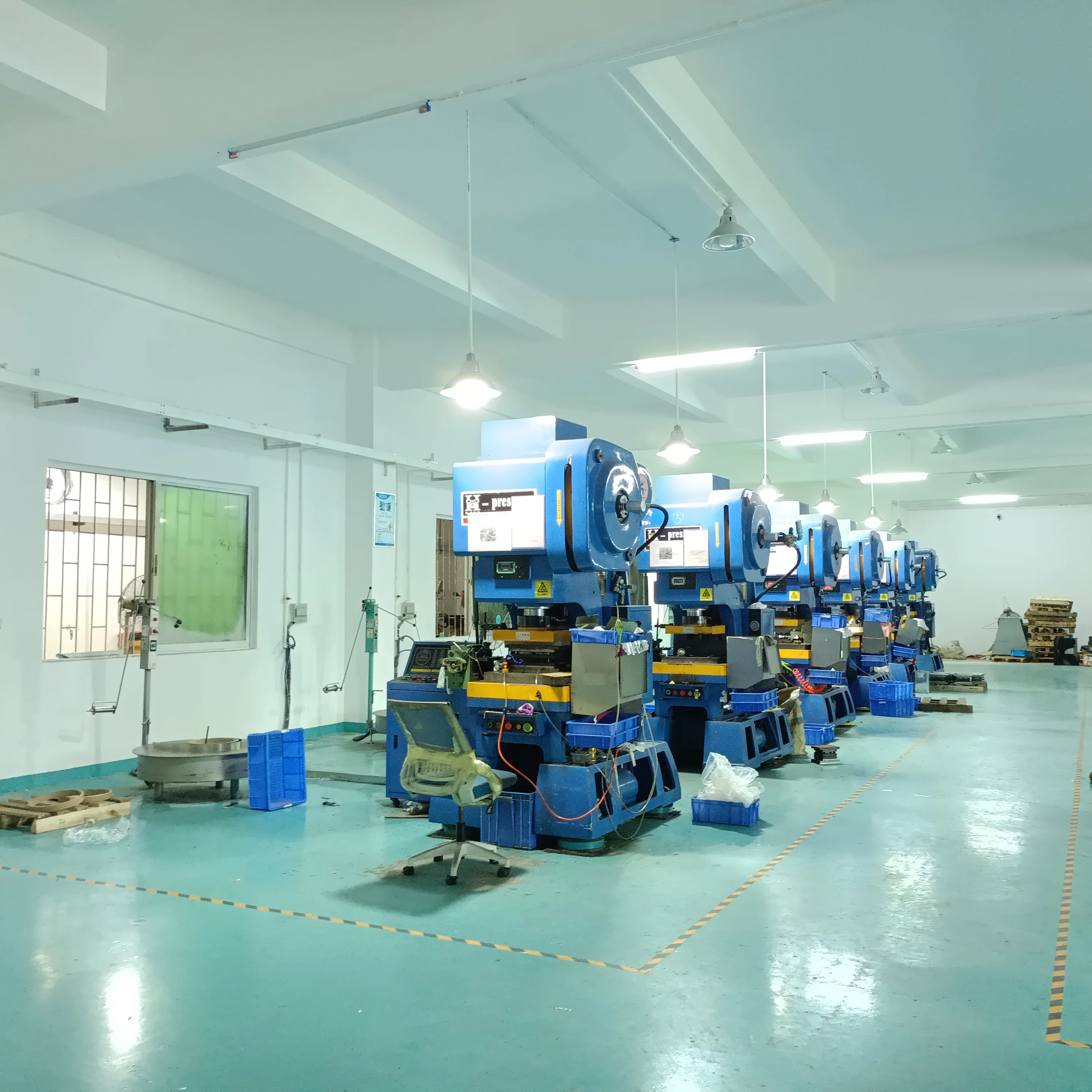 Custom Stamping Metal Fabrication Computer Components Motherboard I/o