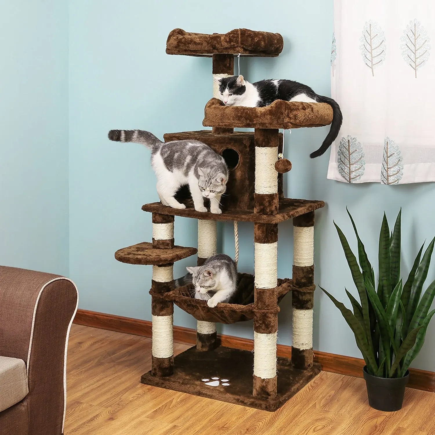 Large Multi-Level Wood and Plastic Cat Tree for Warehouses Sisal Scratching Post with Cat House
