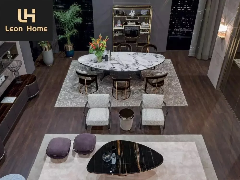 8人掛け用の豪華なイタリアの三角形の大理石のトップダイニング