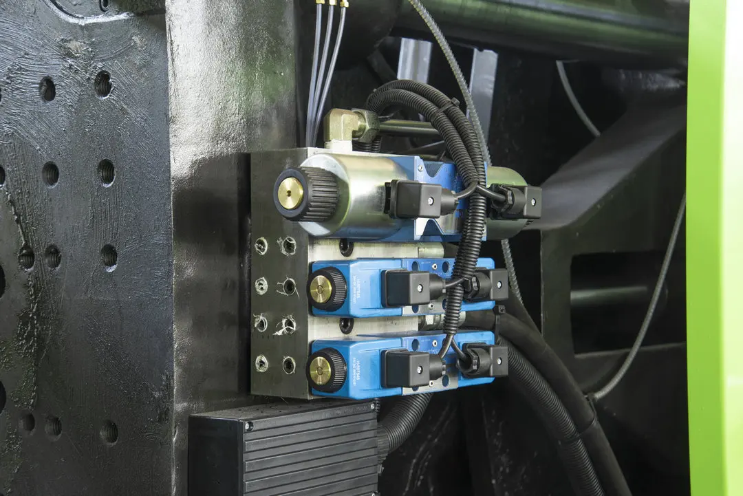 Пластиковая машина для изготовления бампера автомобиля ящиков стульев PLASTAR 4000KN Профессиональная производственная литья под