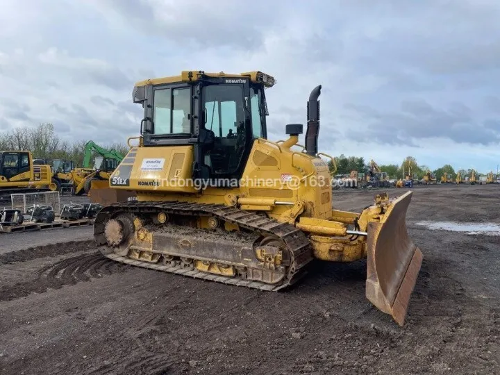D51EX-24 оборудование-это Подержанный бульдозер KOMATSU который находится в хорошем состоянии и готов к продаже по привлекательной цене