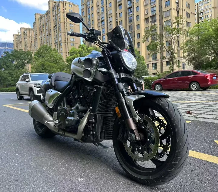 Yamaha VMAX 1700 Yüksek Kaliteli Benzinli Scooter Çok Satan Spor