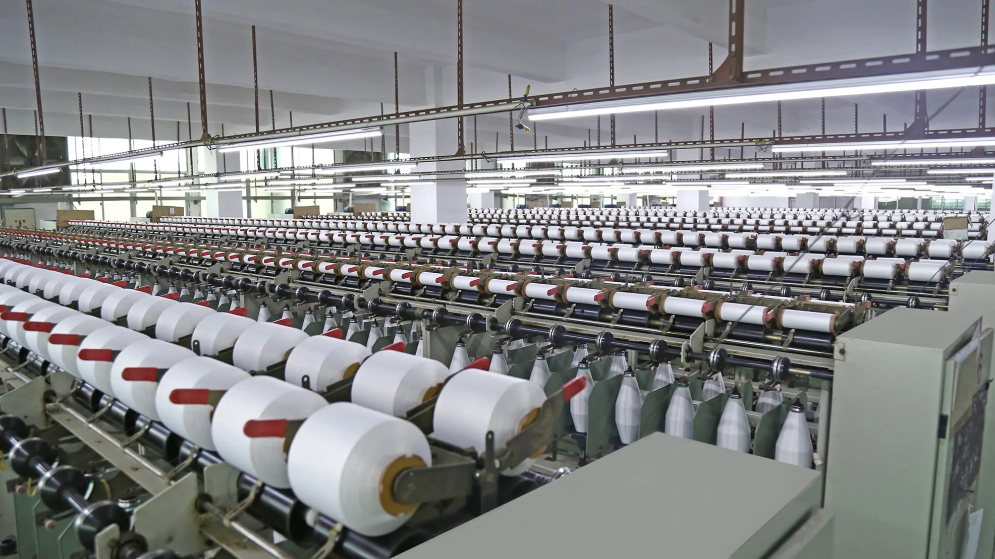 Bright Hilo 300d Aty 300 Gr Raw White Recycled Cationic air Textured Polyester Dty Fdy 300/96 Yarn for Narrow Ribbon