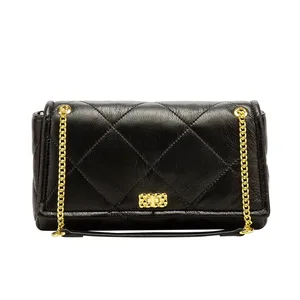 Designer Luxury Women's Crossbody Bag Chain Single Shoulder Luxury Leather Polyester Lining for Autumn Season Luxury Cover
