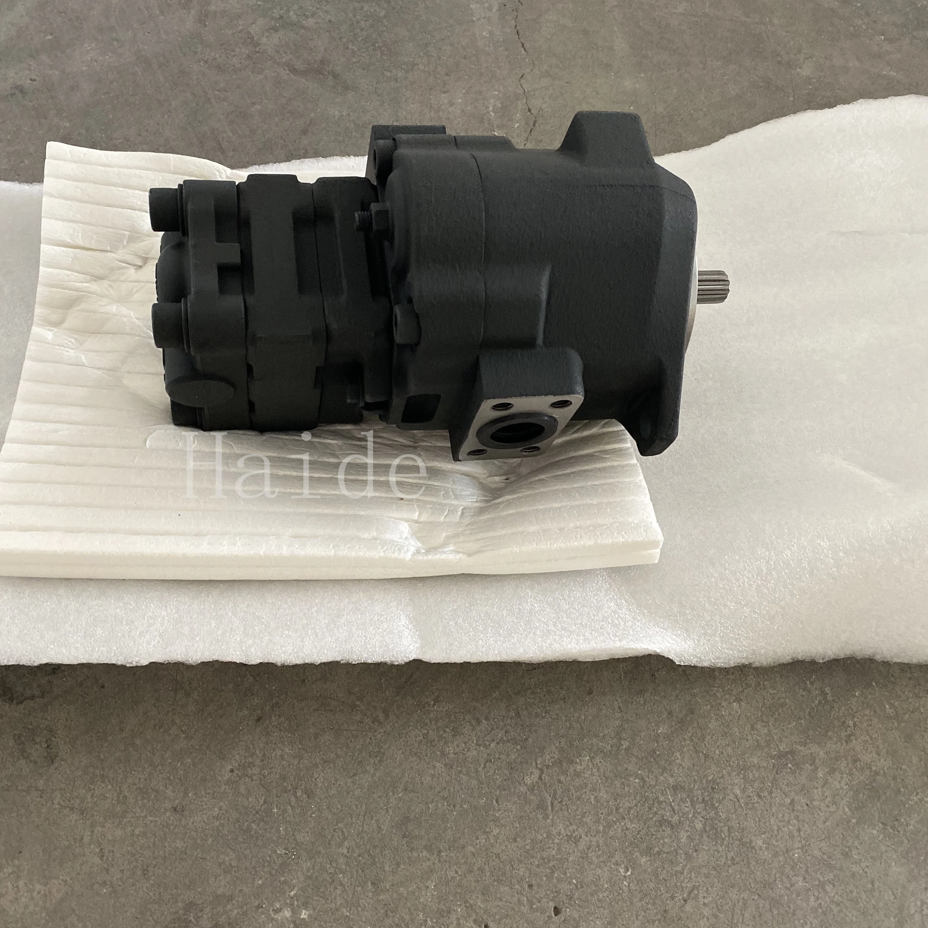 Excavator ZX17U-2 Main Pump PVD-00B-16P-5AG3-5060A Hydraulic Pump
