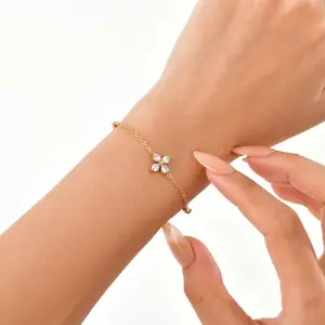 Simple Design Shiny Zircon Flower Bracelet Stainless Steel 18k Gold Plated Dainty Chain Bracelet Women Exquisite Jewelry