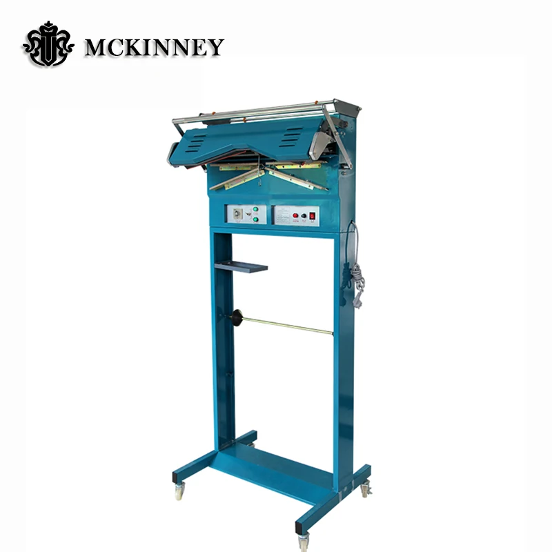 Garment packaging machine