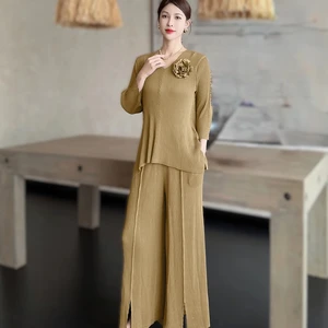 Plus-size Women's Outfit in European Style - Solid Color - Elegant and Casual Long-length Pleated Suit