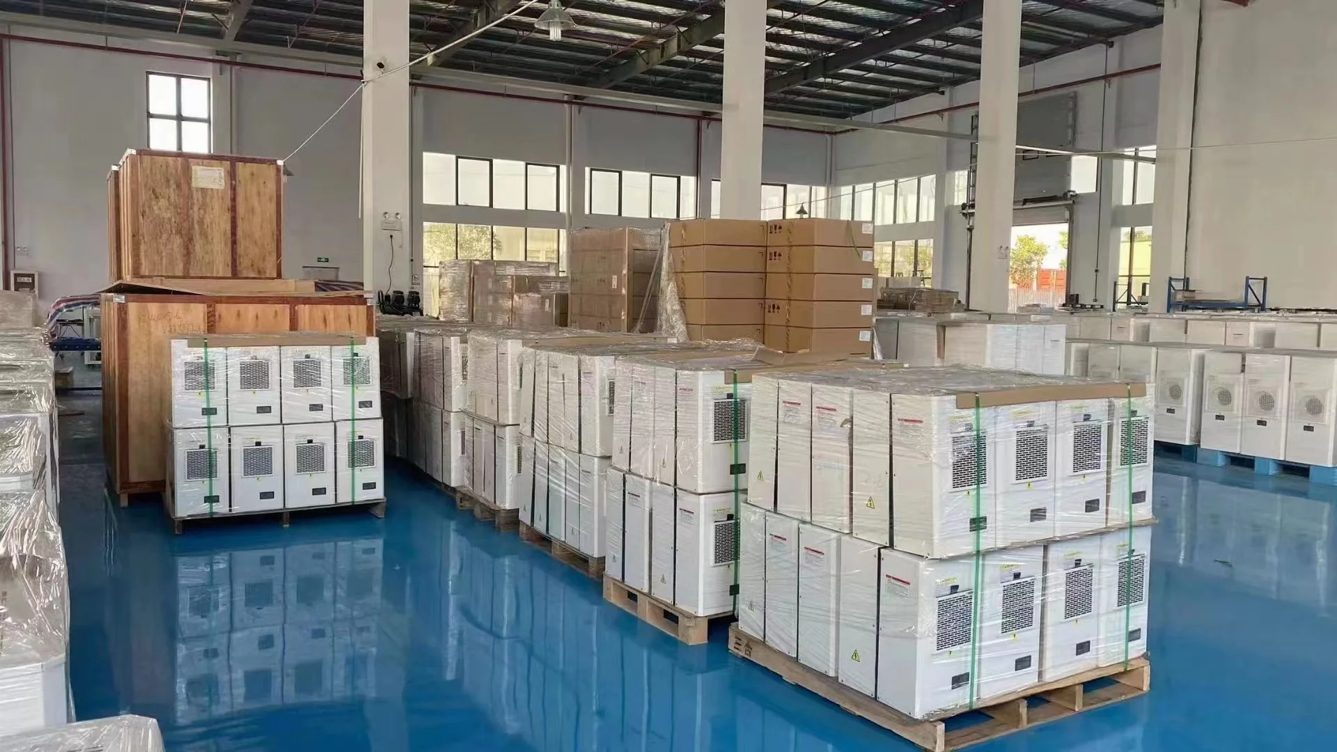 Winhee Factory  300w Side Mounted Electric Cabinet Air Conditioner for Indoor Cabinet
