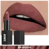 Lápiz labial mate tubo cuadrado negro 06