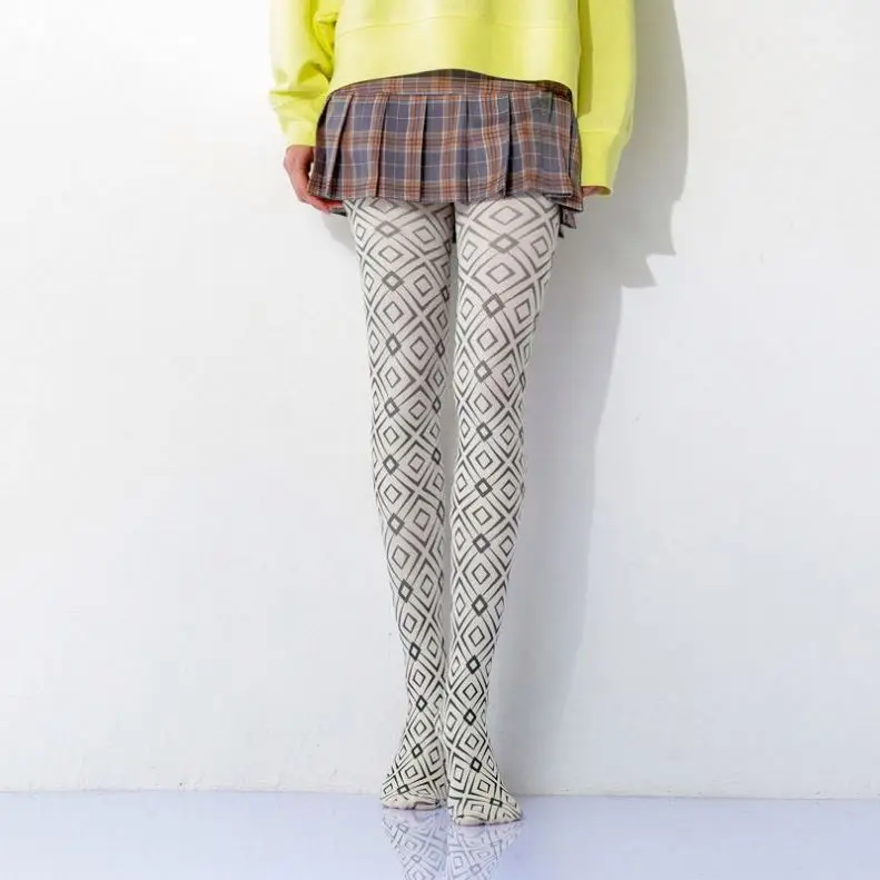 Женские вязаные колготки с геометрическим узором