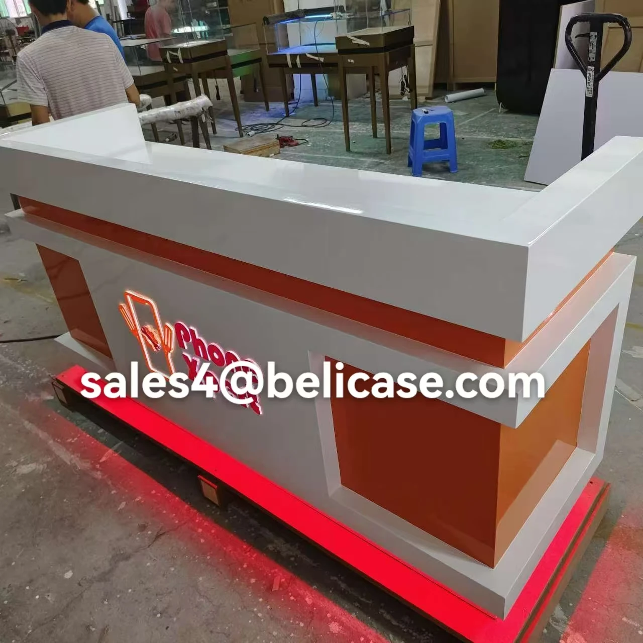 Customized Design Cash Counter for Retail Shop Small Cash Register Table with Front Logo Mobile Phone Store Checkout Counters