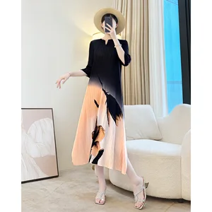 Factory Wholesale Elegant Print Pleated Dress 2025 Autumn Half Sleeve V-Neck Casual Women's Dress