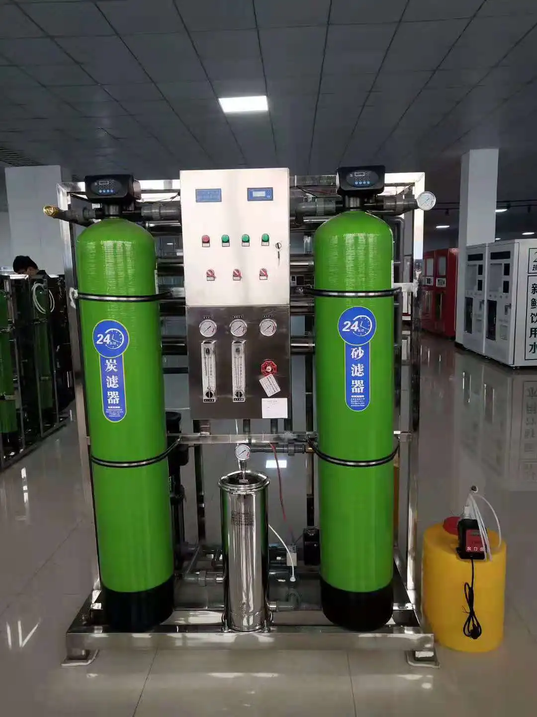 Purificateur d'eau industriel SUS-304 en acier inoxydable 1000 lph Coût  filtre à eau à osmose inverse - Chine Traitement industriel de l'eau, coût  de la machine de purification d'eau