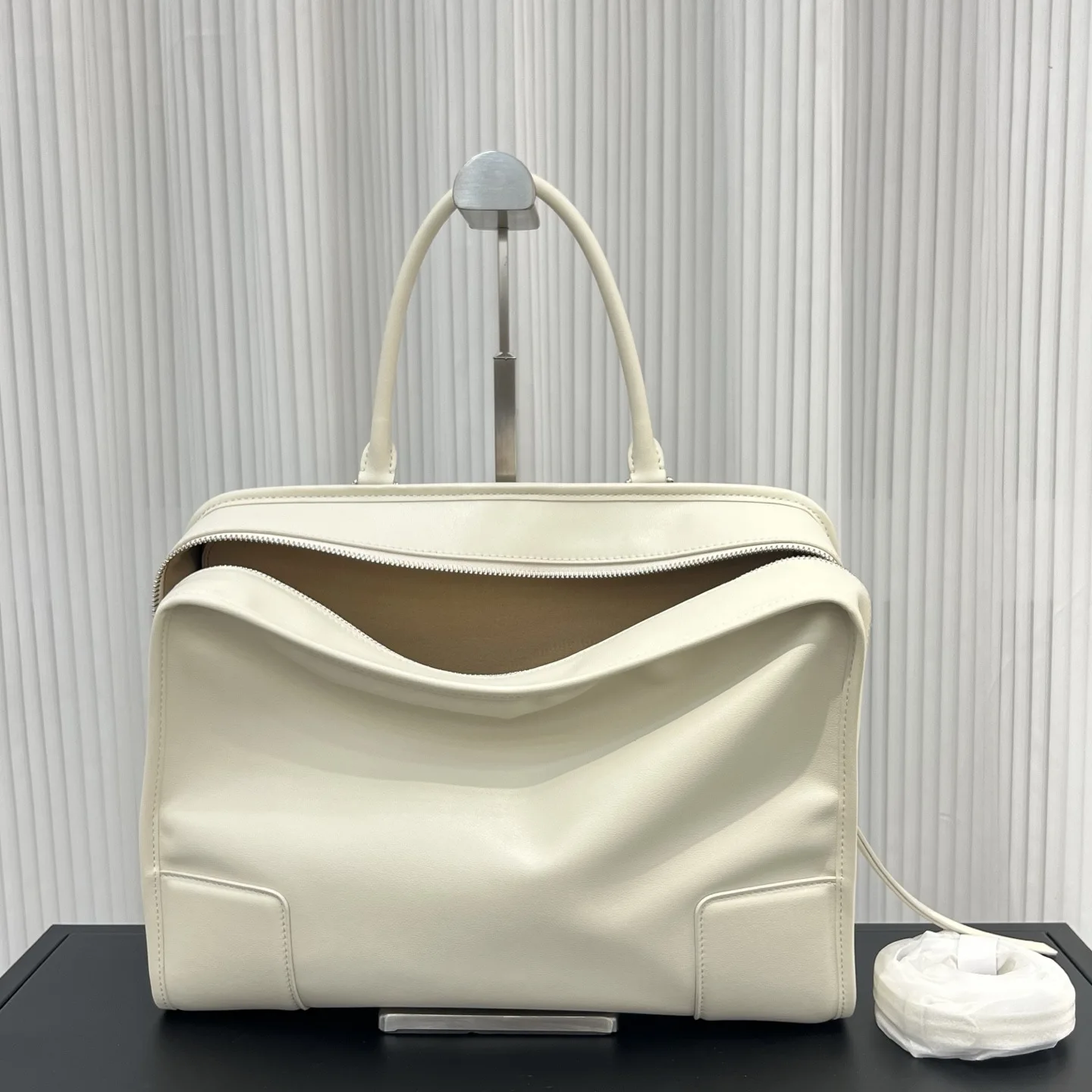 Luo Amazona180 Vintage Matte Leather Zipper Closure Bowling Bag Letter Detail Cotton Lining Large Capacity Stylish Handbag